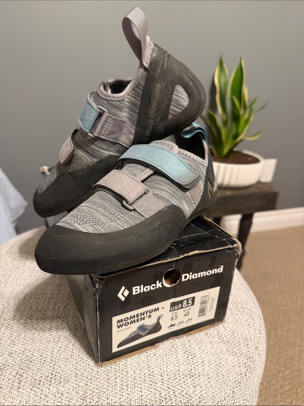 Black Diamond Women's Momentum Climbing Shoes - Gray with Blue Strap